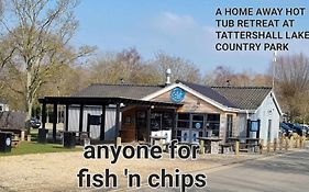 A Home Away Hot Tub Retreat At Tattershall Lakes Country Park