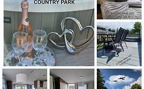 A Home Away Hot Tub Retreat At Tattershall Lakes Country Park